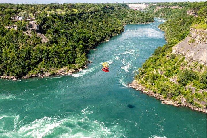 Niagara Falls Day Tour from Toronto: Cruise & Behind Falls