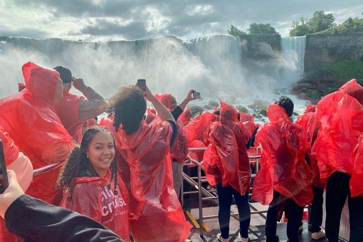 Niagara Falls Day Tour from Toronto: Cruise & Behind Falls