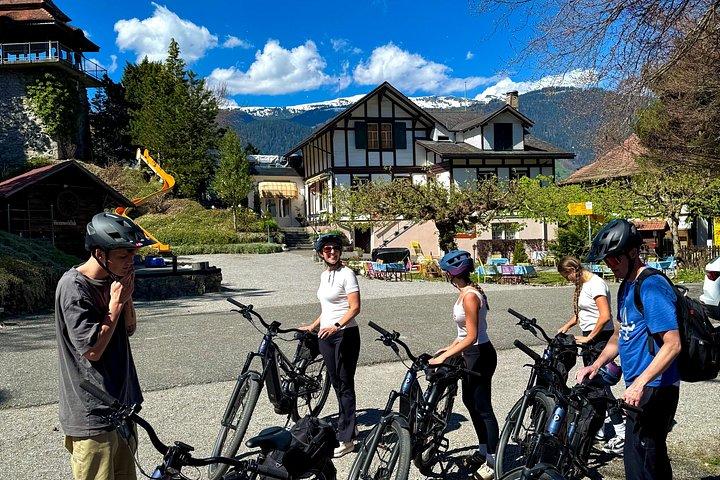 ディスカバーインターラーケンEバイクツアー-湖跡と絶景
