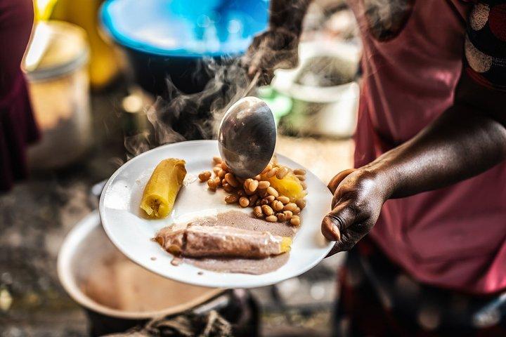 Matoke Moments Kampala Food Tour 12 + Tastings（マトケ・モーメンツ・カンパラ・フード・ツアー12＋テイスティング）
