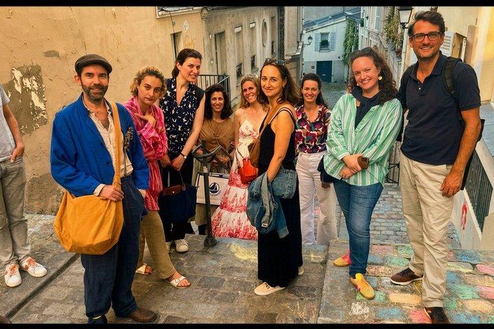 ユニークなモンマルトル19世紀ツアー：俳優とタイムトラベル