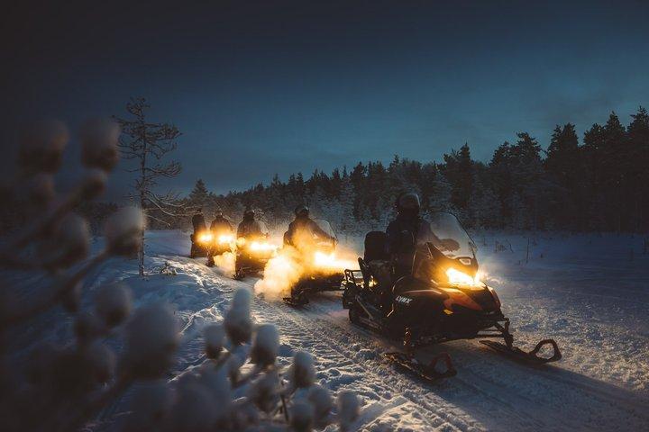 Nacht-Schneemobilsafari, Rovaniemi