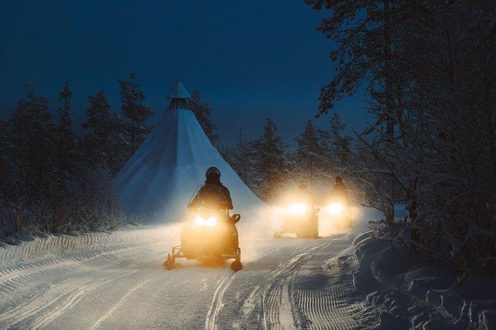 Nacht-Schneemobilsafari, Rovaniemi