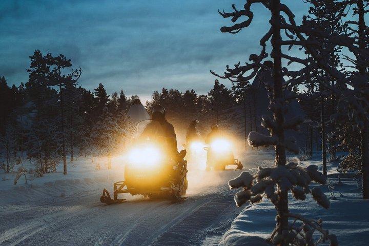 Nacht-Schneemobilsafari, Rovaniemi