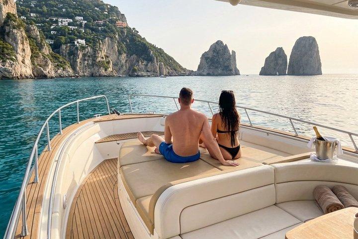 Tour todo incluido en barco Capri y City Tour desde Sorrento