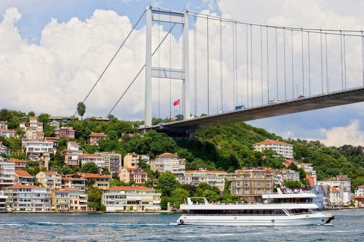 Private Istanbul Layover Bosphorus Cruise and Authentic Bazaars