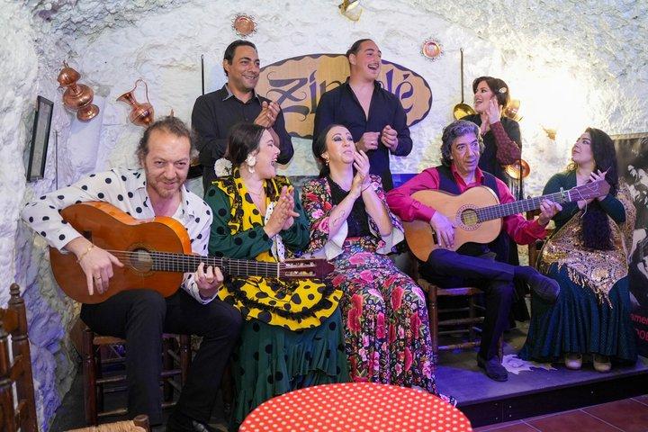 Spettacolo di flamenco nella grotta di Zincale con drink di benvenuto.