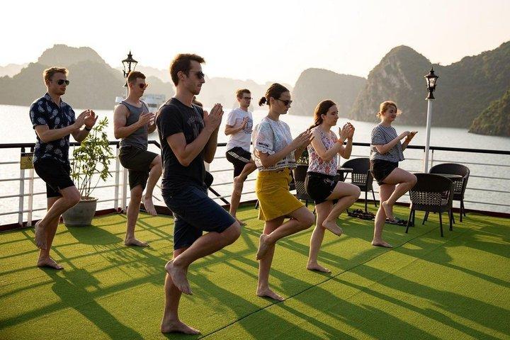 Hanoi : 3-dages luksus La Casta krydstogt i Halong og Lan Ha Bay
