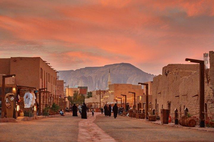 Discover AlUla: Elephant Rock, Hidden Gems & More