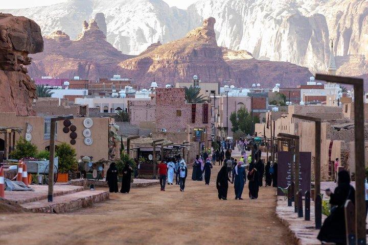Discover AlUla: Elephant Rock, Hidden Gems & More