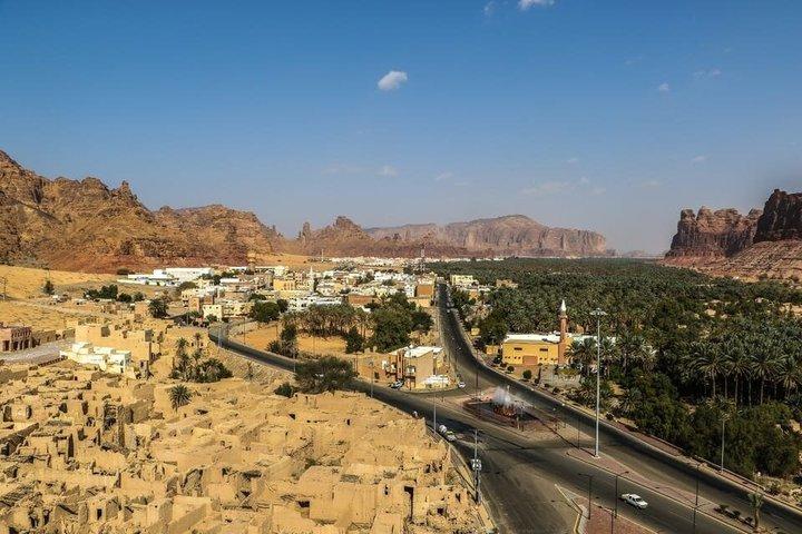 Discover AlUla: Elephant Rock, Hidden Gems & More