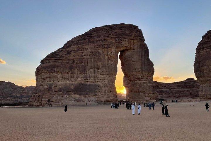 Discover AlUla: Elephant Rock, Hidden Gems & More
