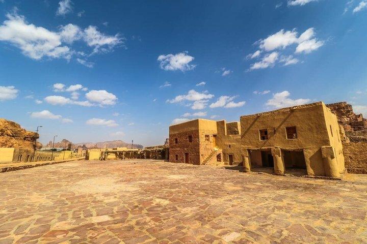 Discover AlUla: Elephant Rock, Hidden Gems & More