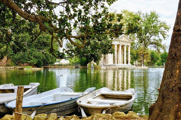 Authentic Italian Picnic Experience in Villa Borghese, Rome