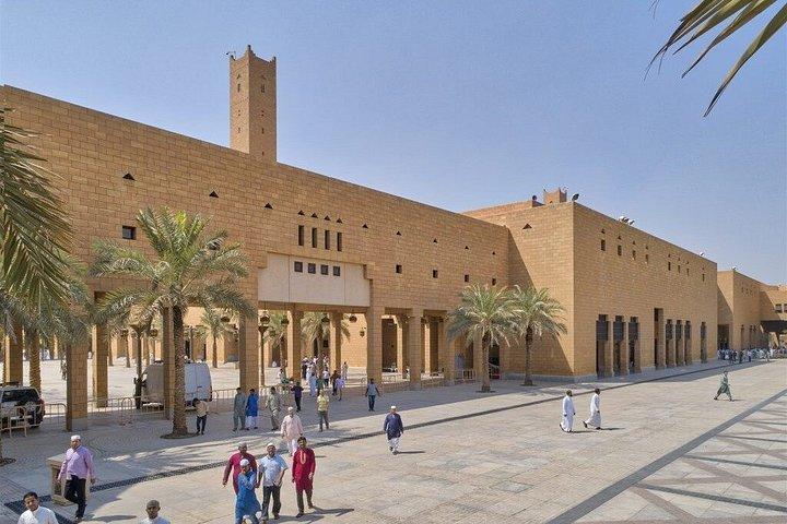 Riyadh Private Local Cultural Tour Authentic Saudi Experience