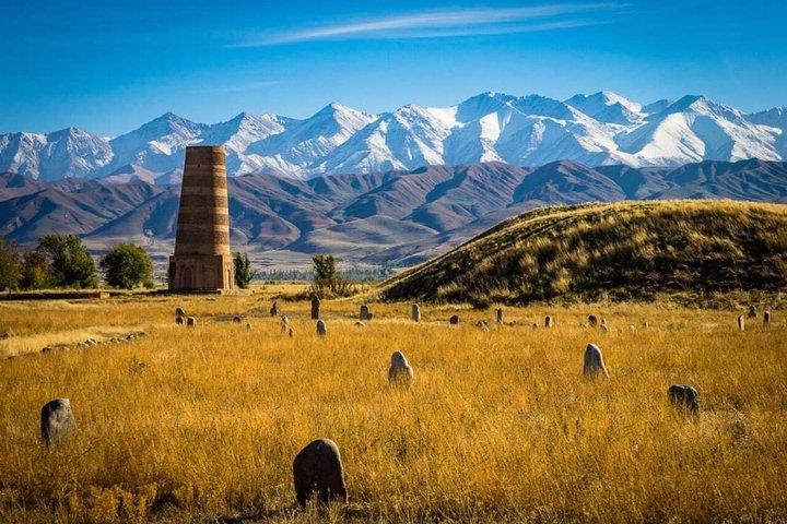 Excursión de un día a la Torre Burana y el Cañón Kok Moinok desde Bishkek