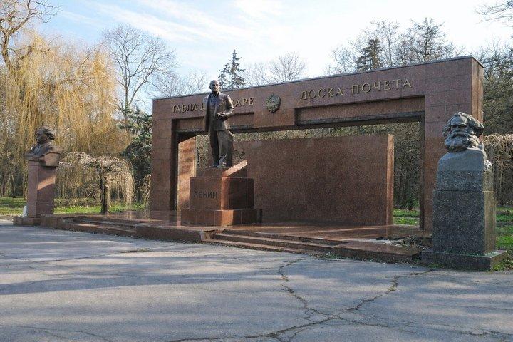 Private Chisinau Sovjetiske By Tour af Vintage Lada