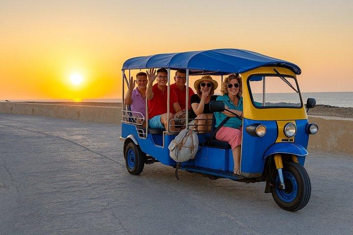 Sunset Gozo Tuk-Tuk Chauffeured Tour inklusive Comino Cruise