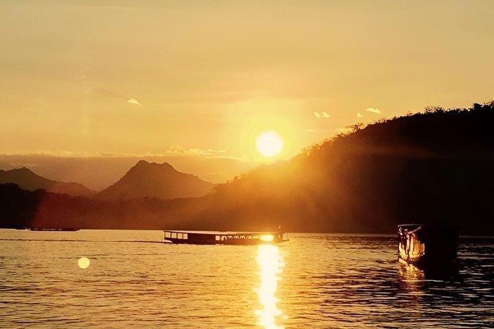 Luang Prabang Halvdagstur Pak Ou Caves og Mekong Cruise
