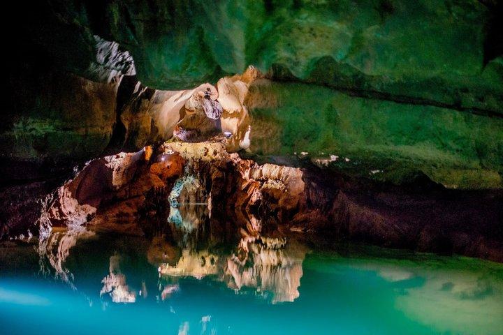 サンホセ洞窟群海岸小旅行（ボートツアーと港ピックアップ付き）