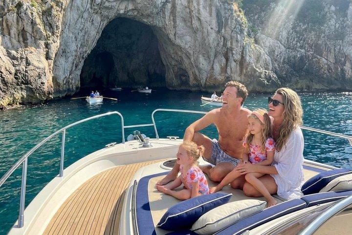 Tour todo incluido en barco Capri y City Tour desde Sorrento