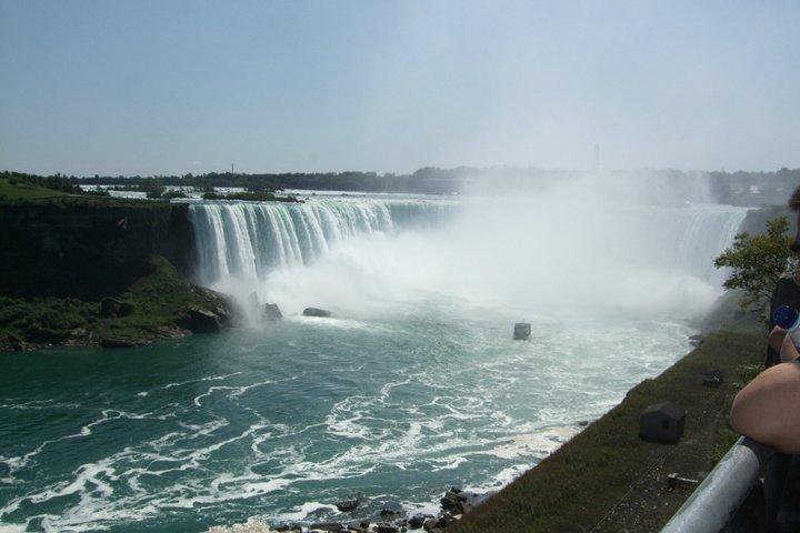 Tour a pie con paseo en barco por las Cataratas del Niágara