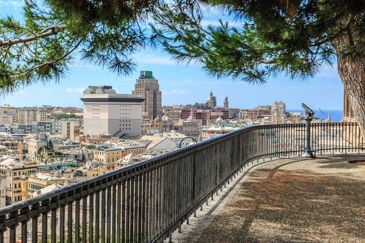 Private Genoa Old Town & Waterfront Tour