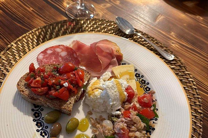 ルッカ農家料理教室または伝統的なトスカーナ料理
