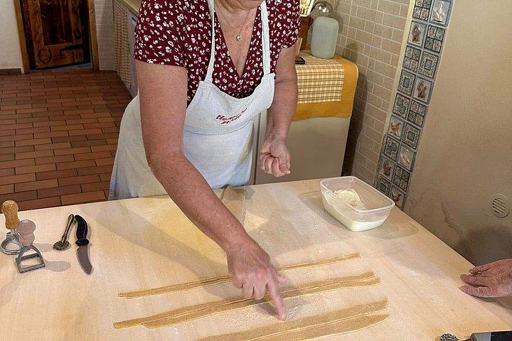ルッカ農家料理教室または伝統的なトスカーナ料理