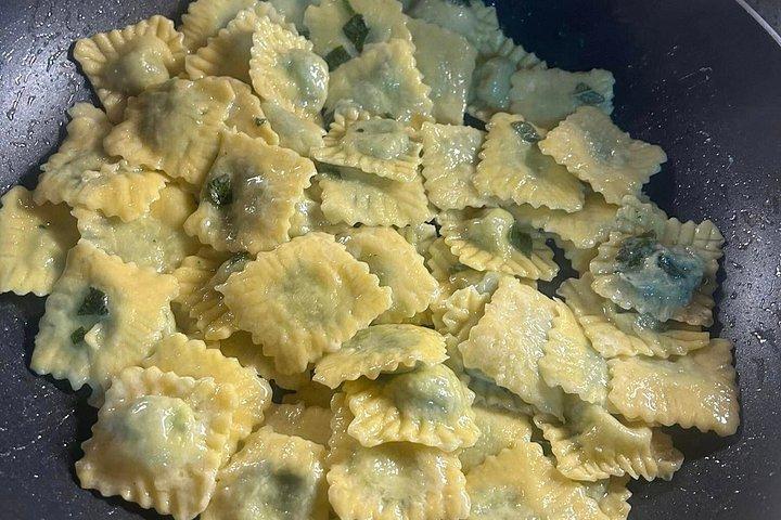 ルッカ農家料理教室または伝統的なトスカーナ料理