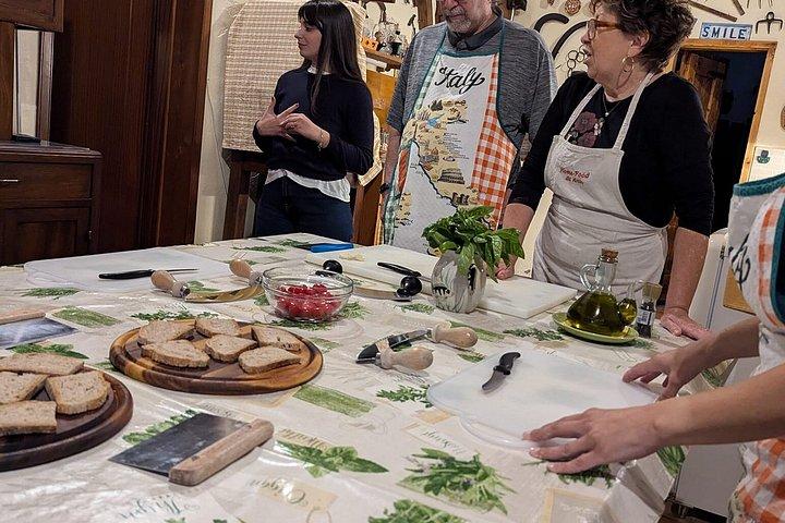 ルッカ農家料理教室または伝統的なトスカーナ料理