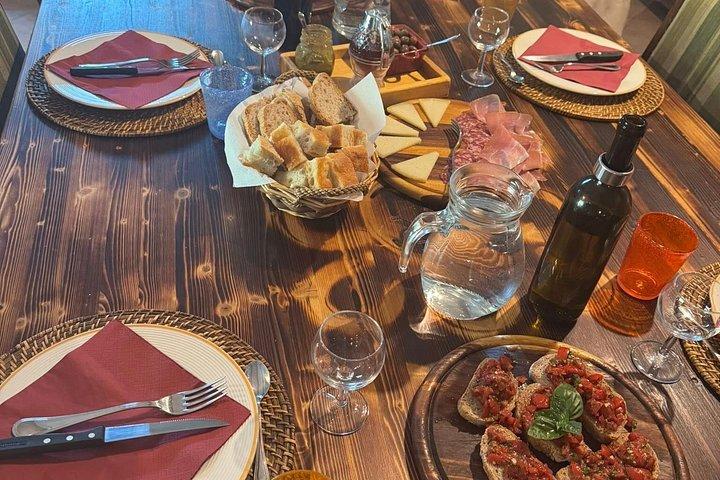 ルッカ農家料理教室または伝統的なトスカーナ料理