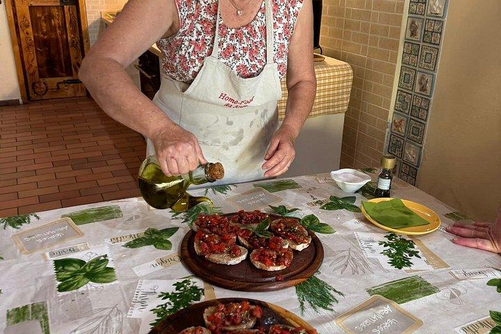 ルッカ農家料理教室または伝統的なトスカーナ料理