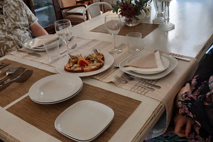カターニア家庭料理: ピスタチオ・ラヴィオリ、シチリアパスタ&ワイン