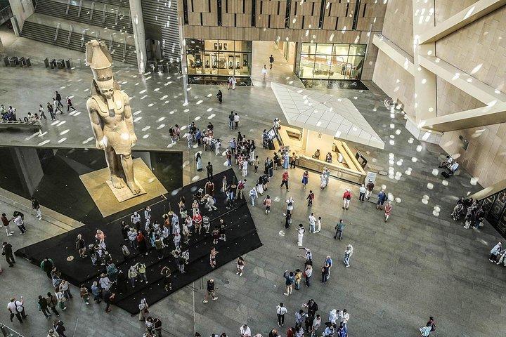 カイロのピラミッド、スフィンクス、大エジプト博物館を探索