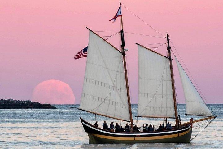 Klassische Hochschifffahrt im Bostoner Hafen