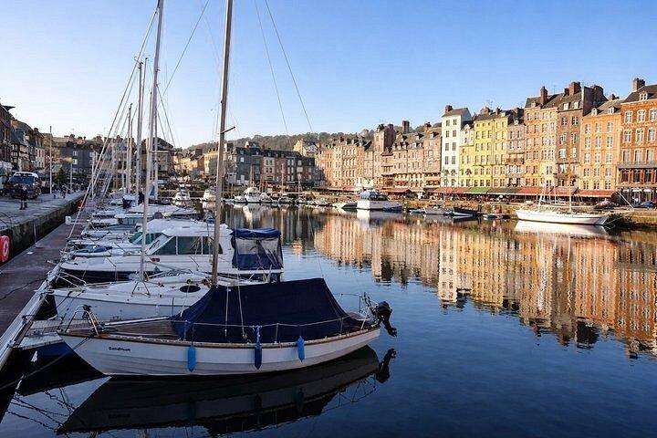 エトルタとオンフルールノルマンディー海岸プライベート日帰り旅行パリ発