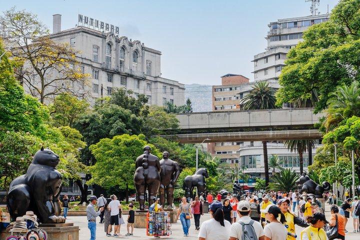 Private tour: The Art of Botero - Cultural experience Medellin -Antioquia museum