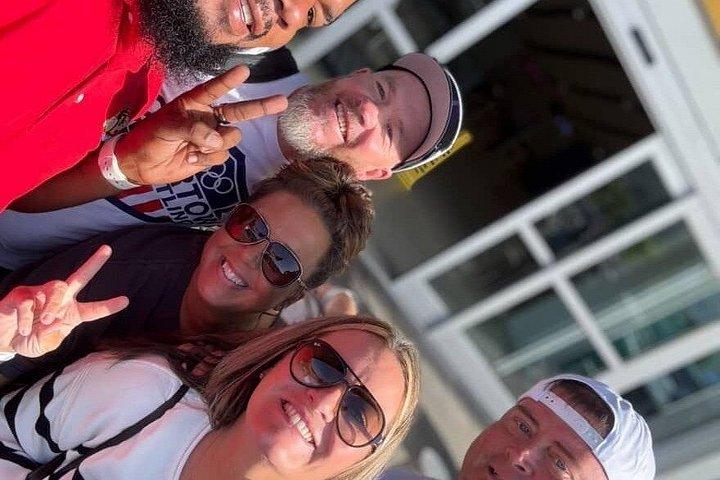 Private Airport Pickup with Local Guide Plus Extras