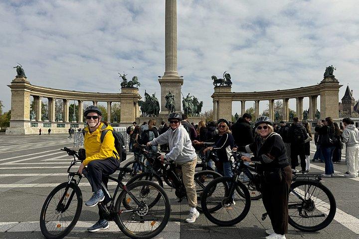 ブダペスト：ブダとペストの完全なEバイクツアー