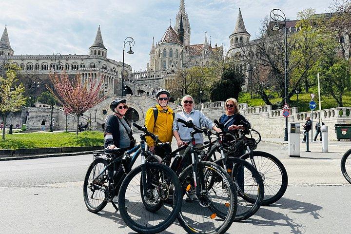 ブダペスト：ブダとペストの完全なEバイクツアー