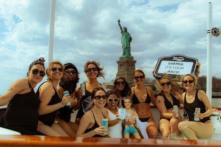 Luxus-Whirlpool-Boot rund um NYC und Statue Private Wanne bis zu 10