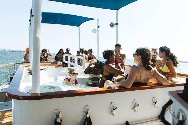 Luxus-Whirlpool-Boot rund um NYC und Statue Private Wanne bis zu 10