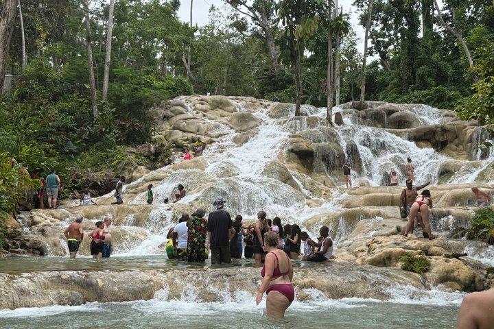 Dunn's River cae de Negril con almuerzo y admisión