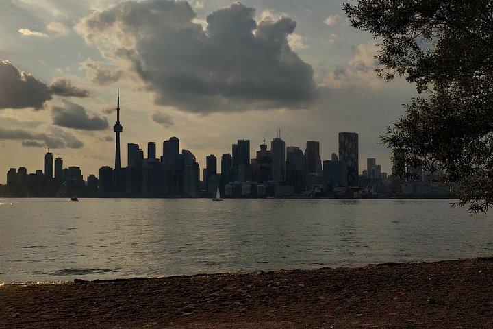 Toronto Iconic Core and Landmarks Walking Tour