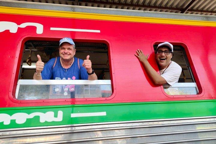 Damnoen Floating Market & Maeklong Railway Private Excursion