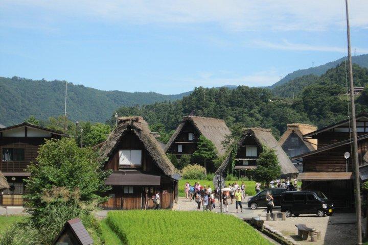 【金沢駅発 日帰りバスツアー】白川郷・高山周遊プラチナルートバスツアー