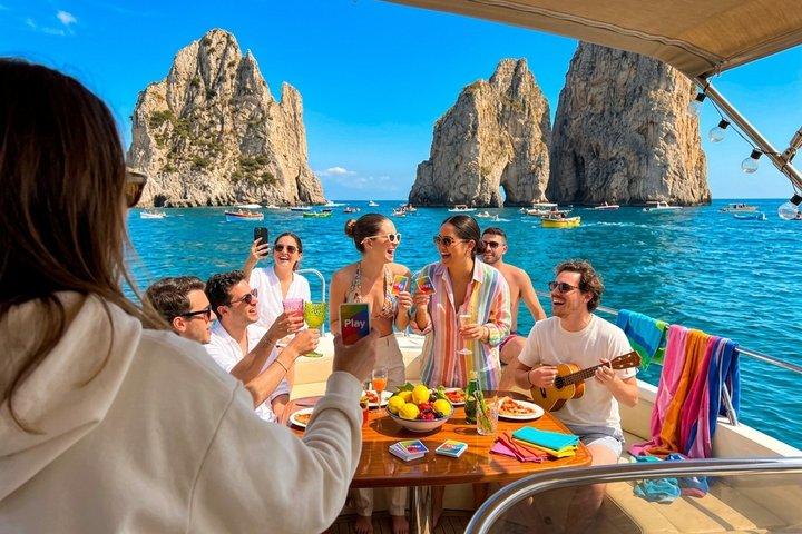 Passeio de barco premium para Capri com desembarque em Amalfi
