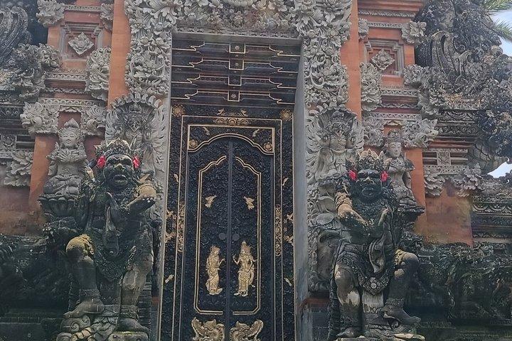 Bali : ウルワツ寺院,ケチャファイヤーダンス＆バリ・ブリスマッサージトリートメント