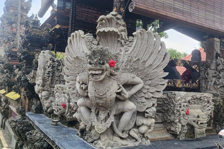 Bali : ウルワツ寺院,ケチャファイヤーダンス＆バリ・ブリスマッサージトリートメント